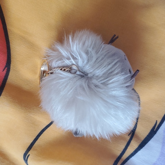 Pusheen Fluffy Pom Keychain - Picture 2 of 6